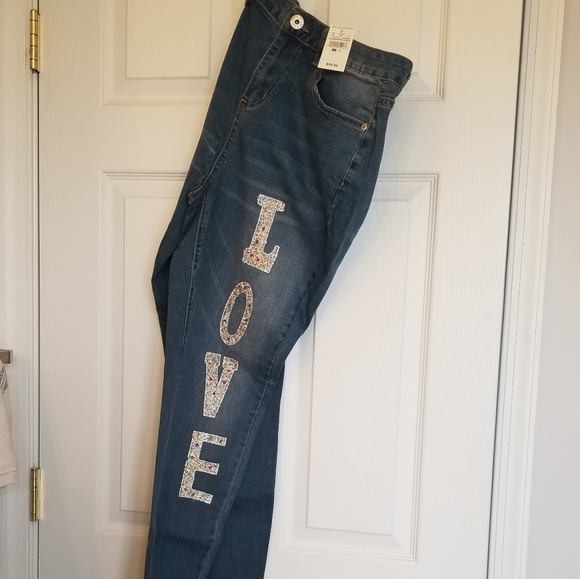 Size 14 LOVE Embroidered jeans - Picture 2 of 13
